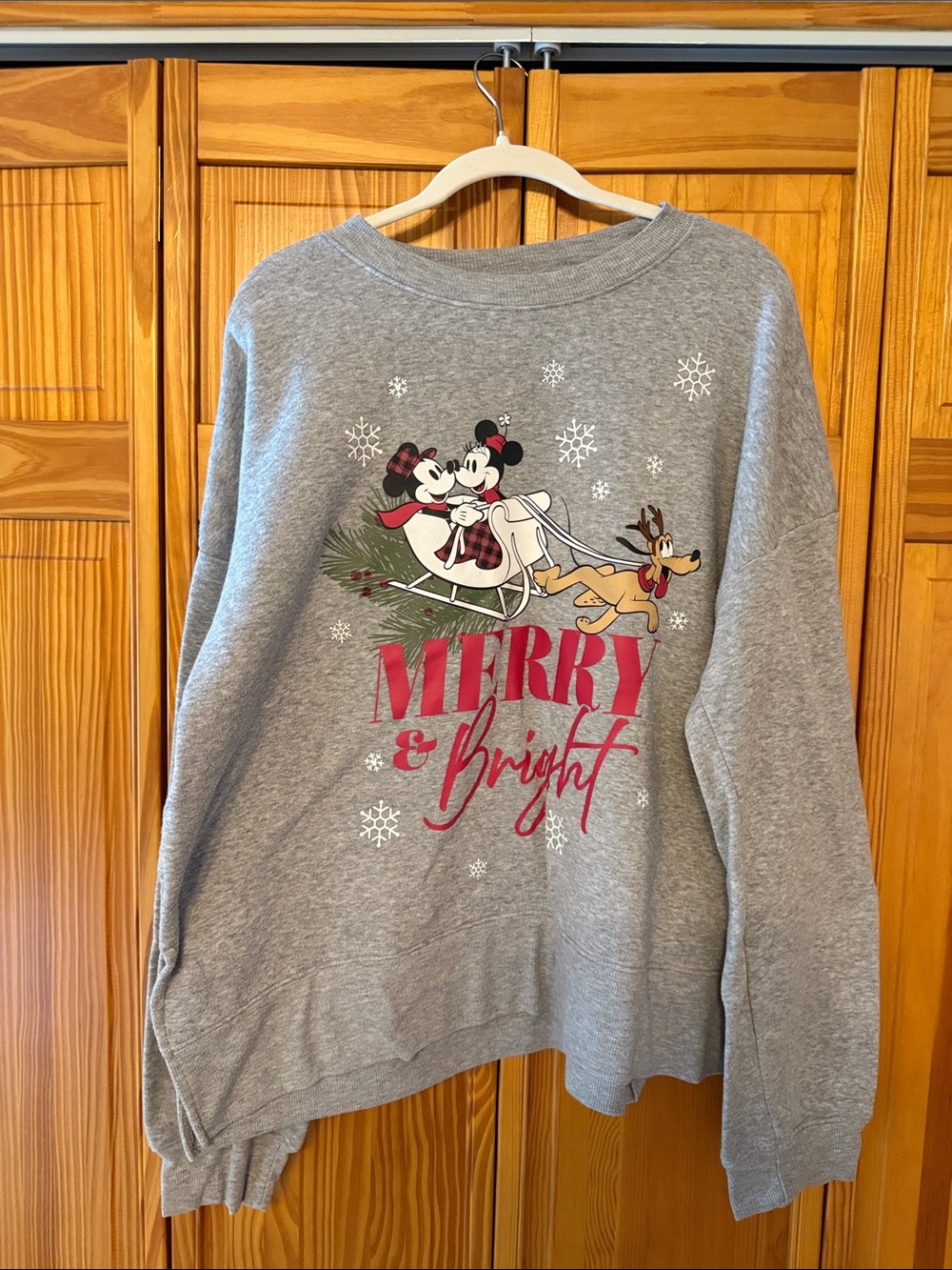Disney Women’s Christmas Sweatshirt XXL
